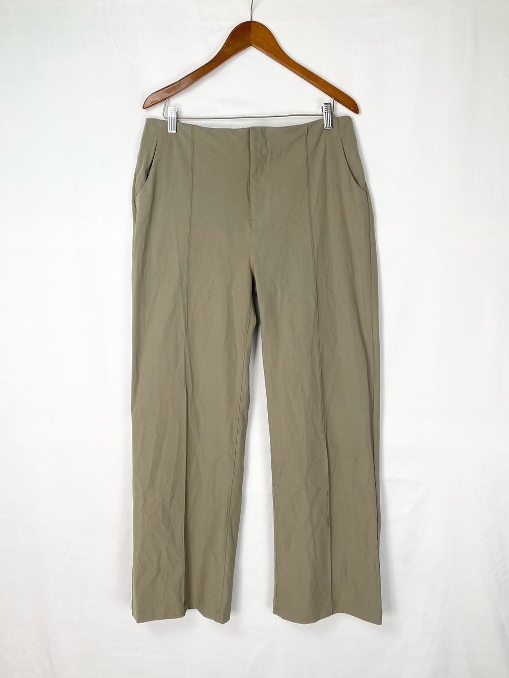 VUORI‎ Meta Wide Leg Pant Size XL Taupe Pintuck Stretch Knit Trouser